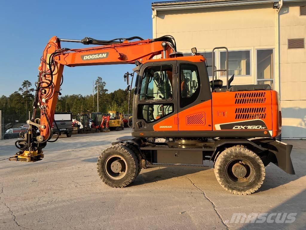 Doosan DX160W-5 ホイール式油圧ショベル（パワーショベル・ユンボ・バックホー）