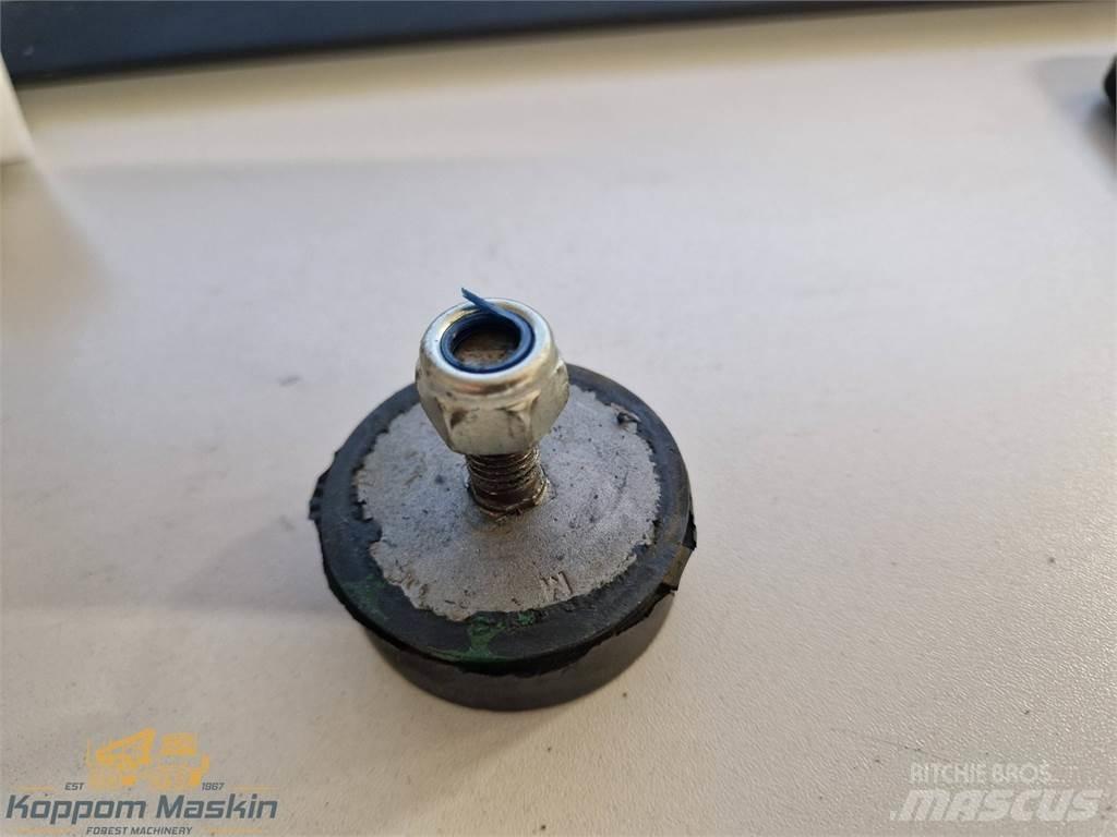 Rottne 046-0242 シャーシ及びサスペンション