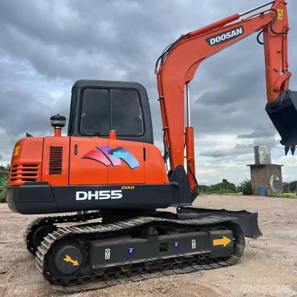 Doosan DH 55 ミニ油圧ショベル 7t以下（ミニユンボ・ミニディガー）