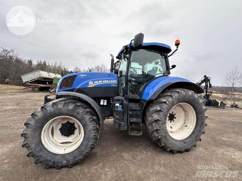 New Holland T 7.185 トラクター