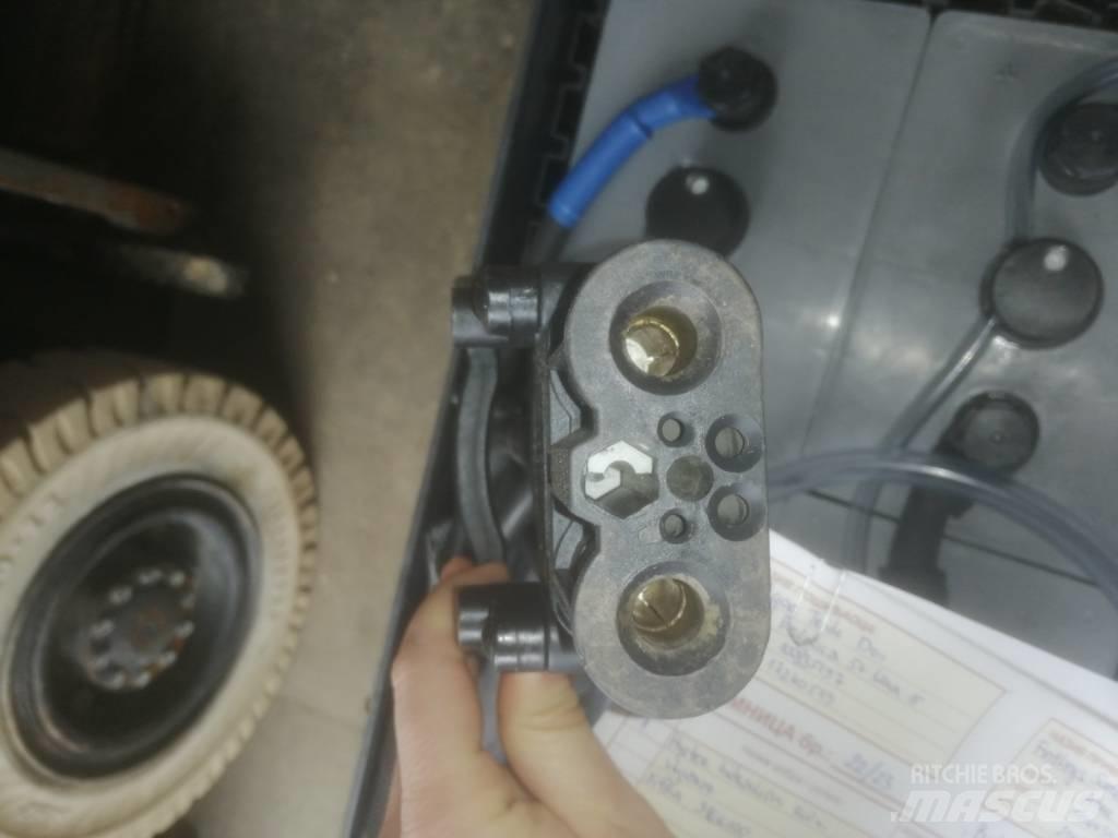 Hyster A 1.3 XNT バッテリーフォークリフト