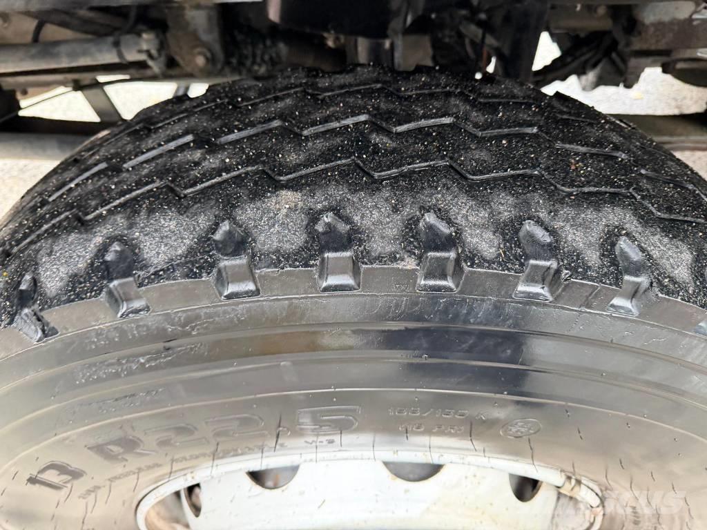 Astra HD8 84.48-80 コンクリート・ミキサー車