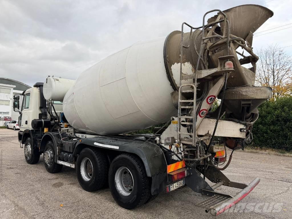 Astra HD8 84.48-80 コンクリート・ミキサー車