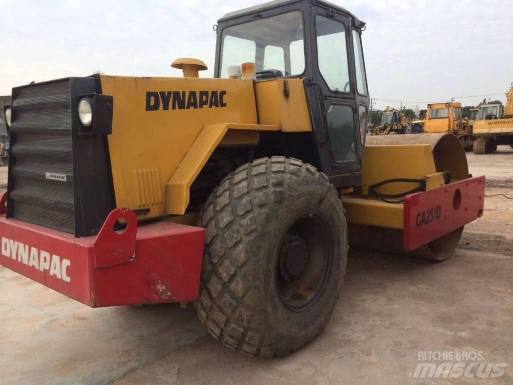 Dynapac CA 251 D 振動ローラ
