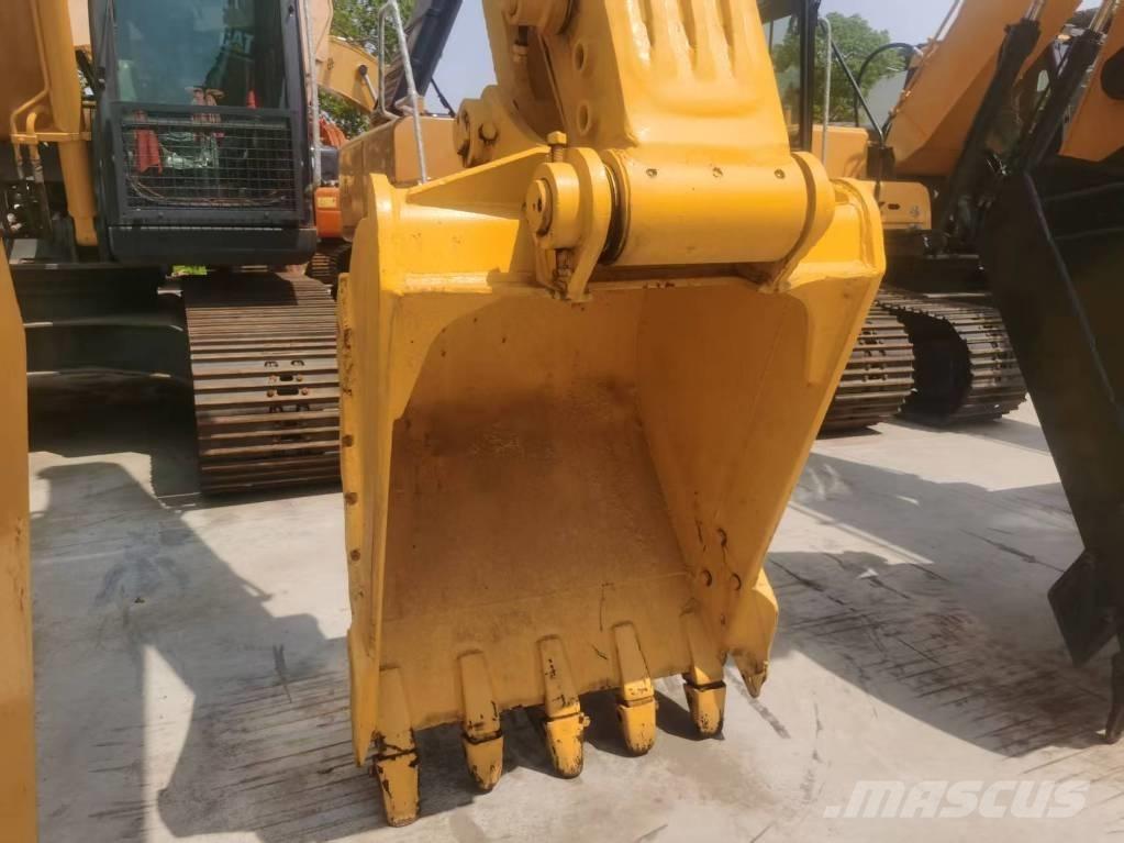 Komatsu PC 200-8 大型油圧ショベル12t以上（パワーショベル・ユンボ）