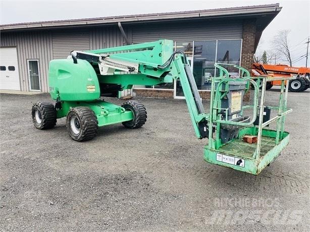 JLG 450 AJ ブームリフト　屈伸型