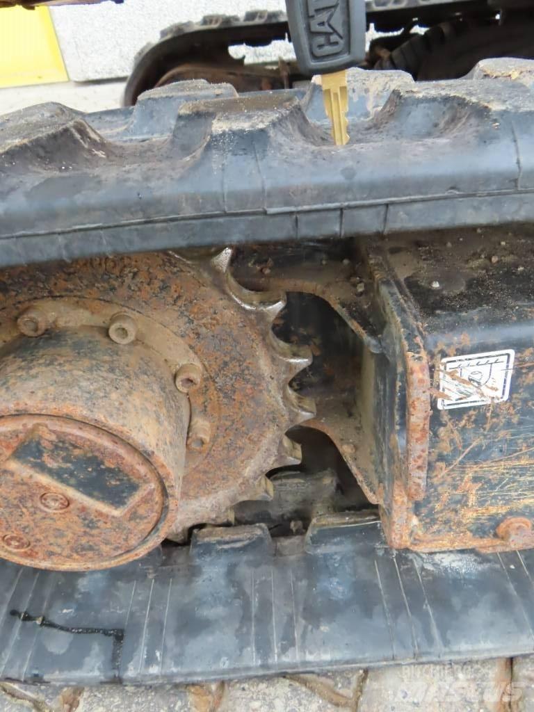 CAT 301.7 D ミニ油圧ショベル 7t以下（ミニユンボ・ミニディガー）