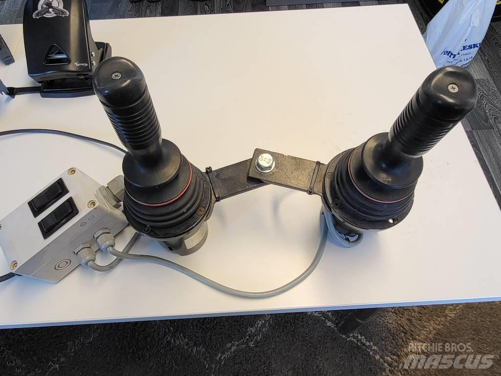 Hakki MV 952 林業トレーラー