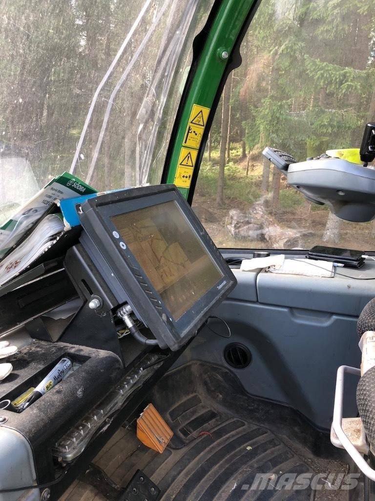 John Deere 810 E フォワーダー