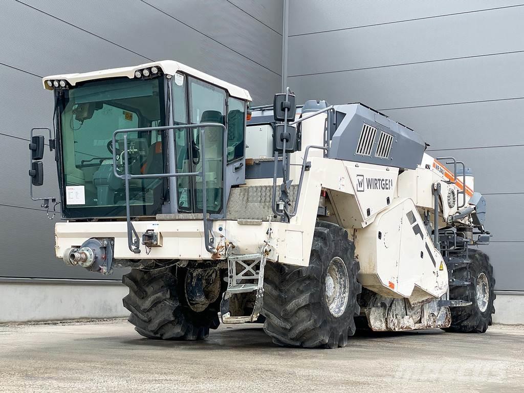Wirtgen WR 240I アスファルトリサイクルマシン