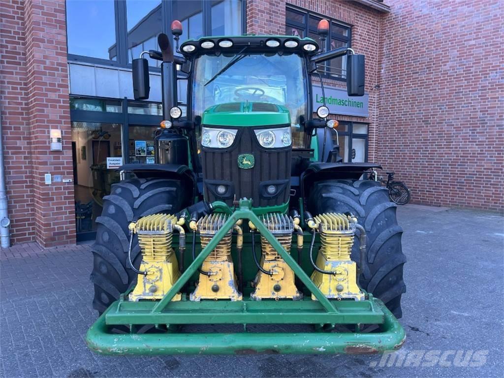 John Deere 6215R トラクター