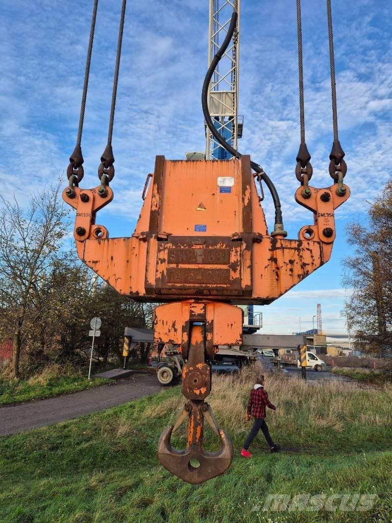 Liebherr LHM 250 港湾クレーン