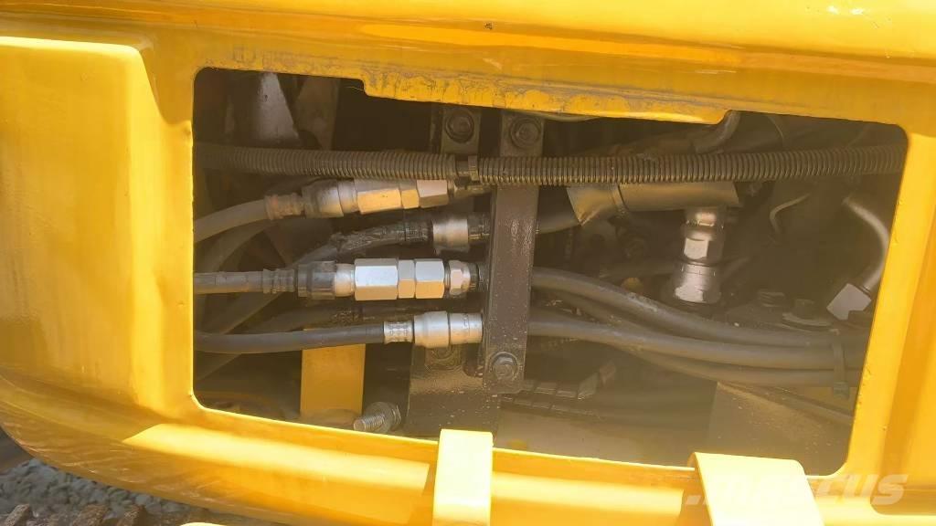 Komatsu PC 40 MR 大型油圧ショベル12t以上（パワーショベル・ユンボ）