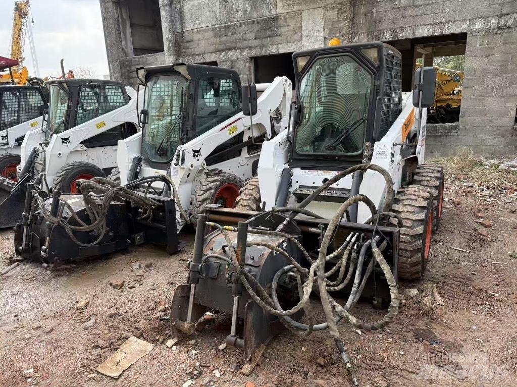 Bobcat S 220 S750 スキッドステアローダー