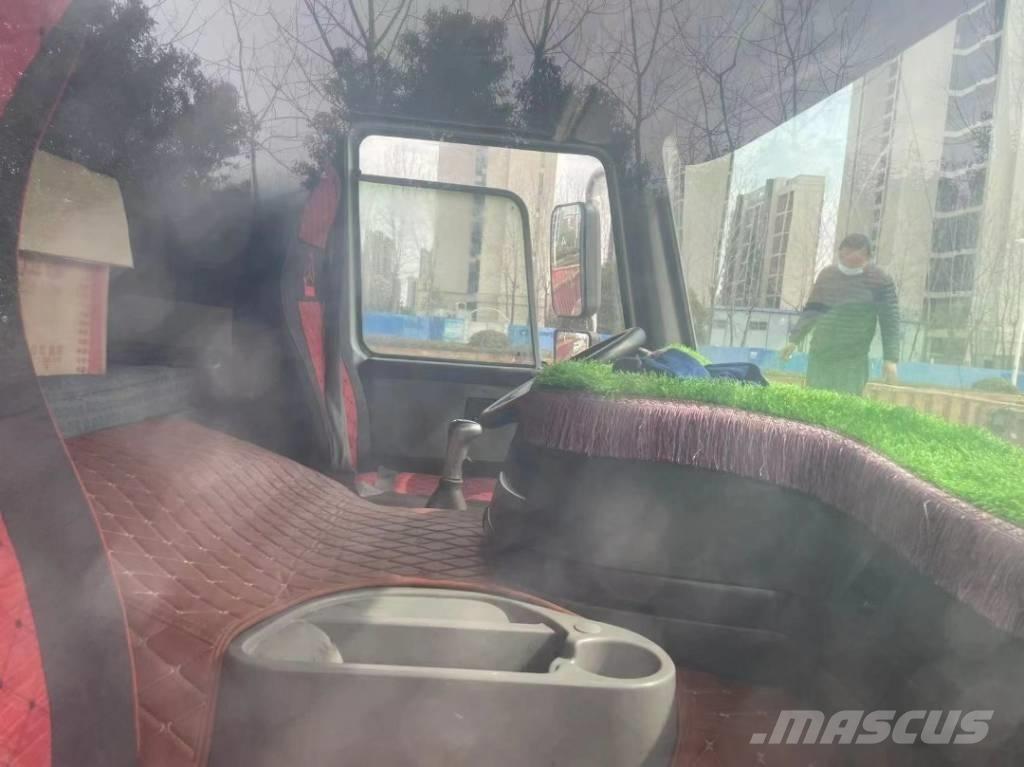 Howo 371 8x4 ダンプ