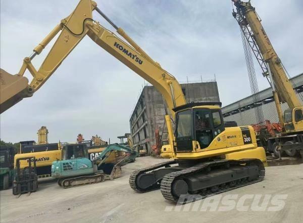 Komatsu PC 300 大型油圧ショベル12t以上（パワーショベル・ユンボ）