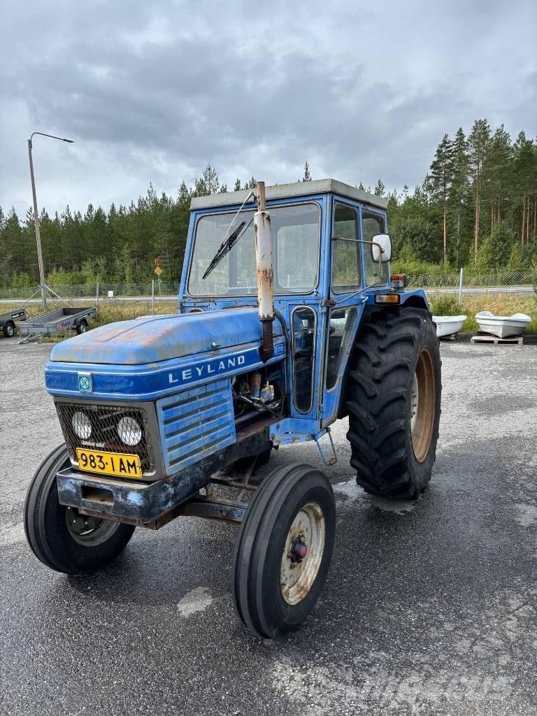 Leyland 270 トラクター