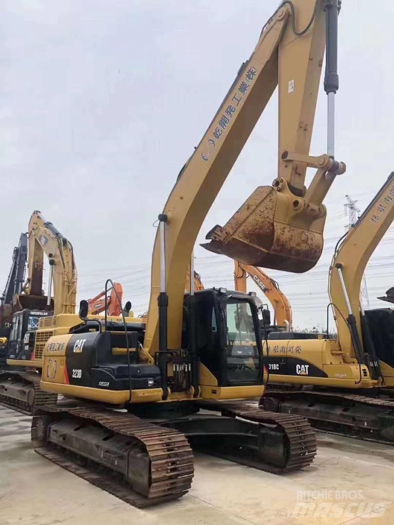 CAT 323 大型油圧ショベル12t以上（パワーショベル・ユンボ）