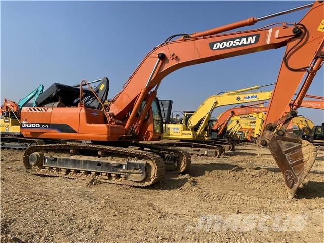Doosan DH 300 大型油圧ショベル12t以上（パワーショベル・ユンボ）