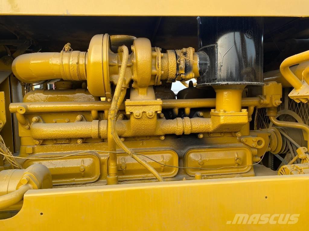 CAT D 6 D ブルドーザー