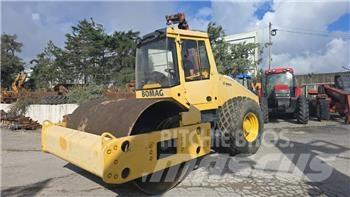 Bomag BW 211 D-40 タンデムローラ