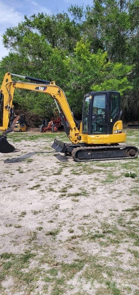 CAT 305.5 E CR ミニ油圧ショベル 7t以下（ミニユンボ・ミニディガー）