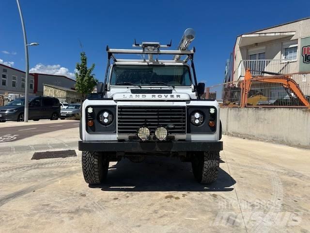 Land Rover Defender 自動車