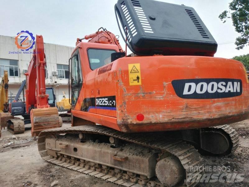 Doosan DH 225 LC-7 大型油圧ショベル12t以上（パワーショベル・ユンボ）