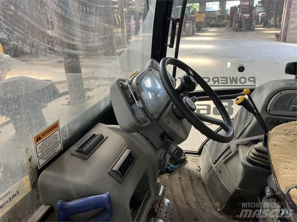 Fermec 860 バックホーローダー