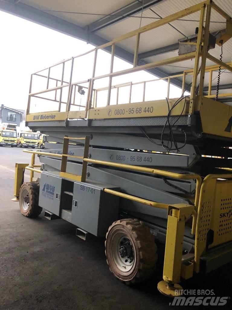 SkyJack SJ 9250 RT シザースリフト