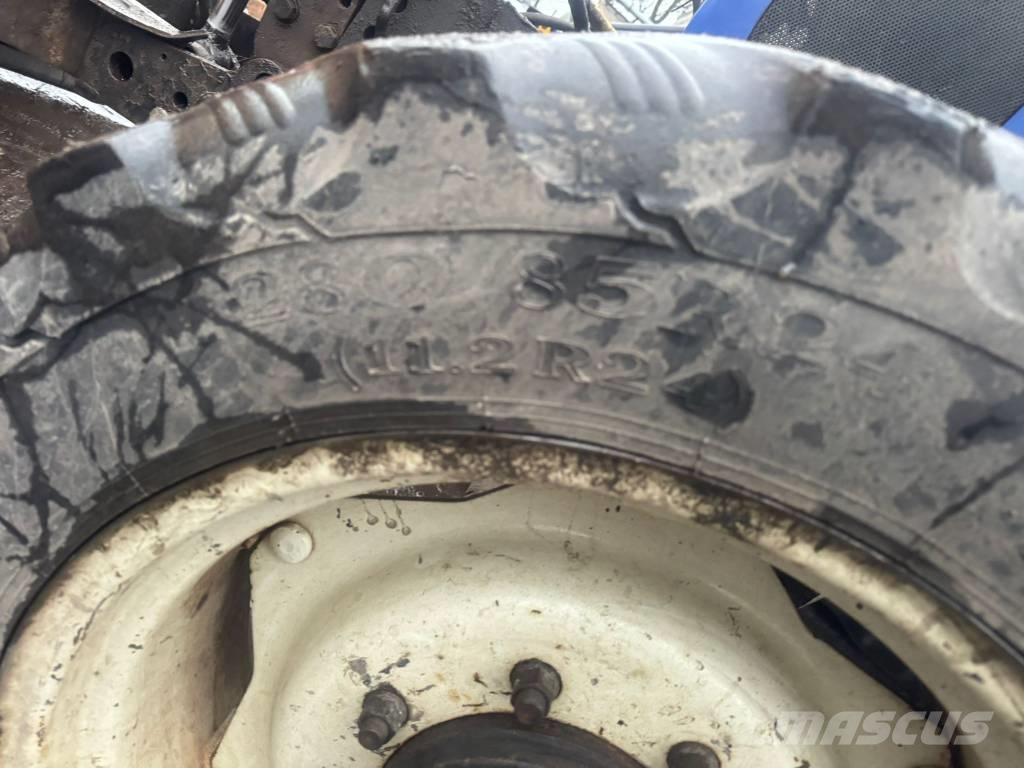 Farmtrac 675DT トラクター