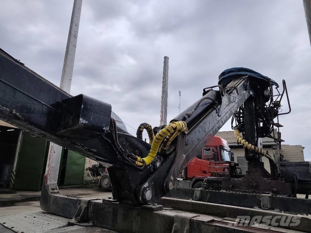 Loglift F96S 木材積込用クレーン