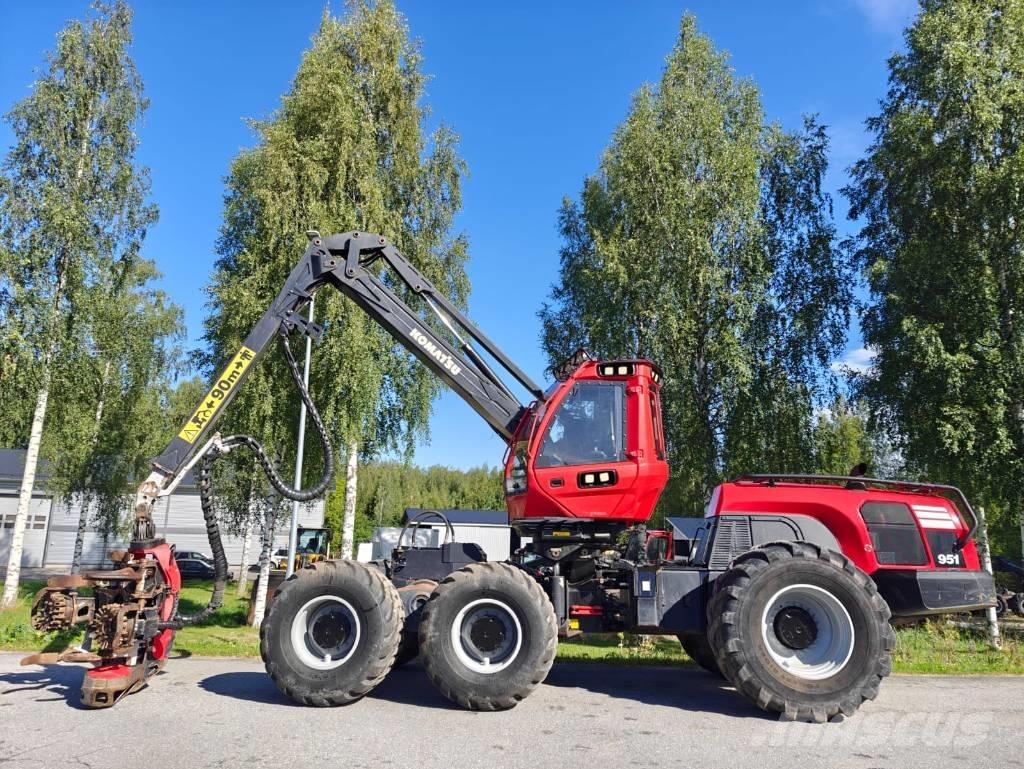 Komatsu 951 ハーベスター