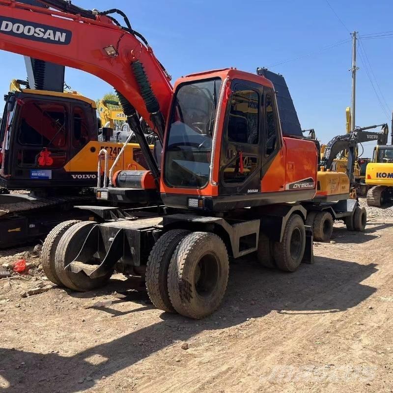Doosan DX150W ホイール式油圧ショベル（パワーショベル・ユンボ・バックホー）