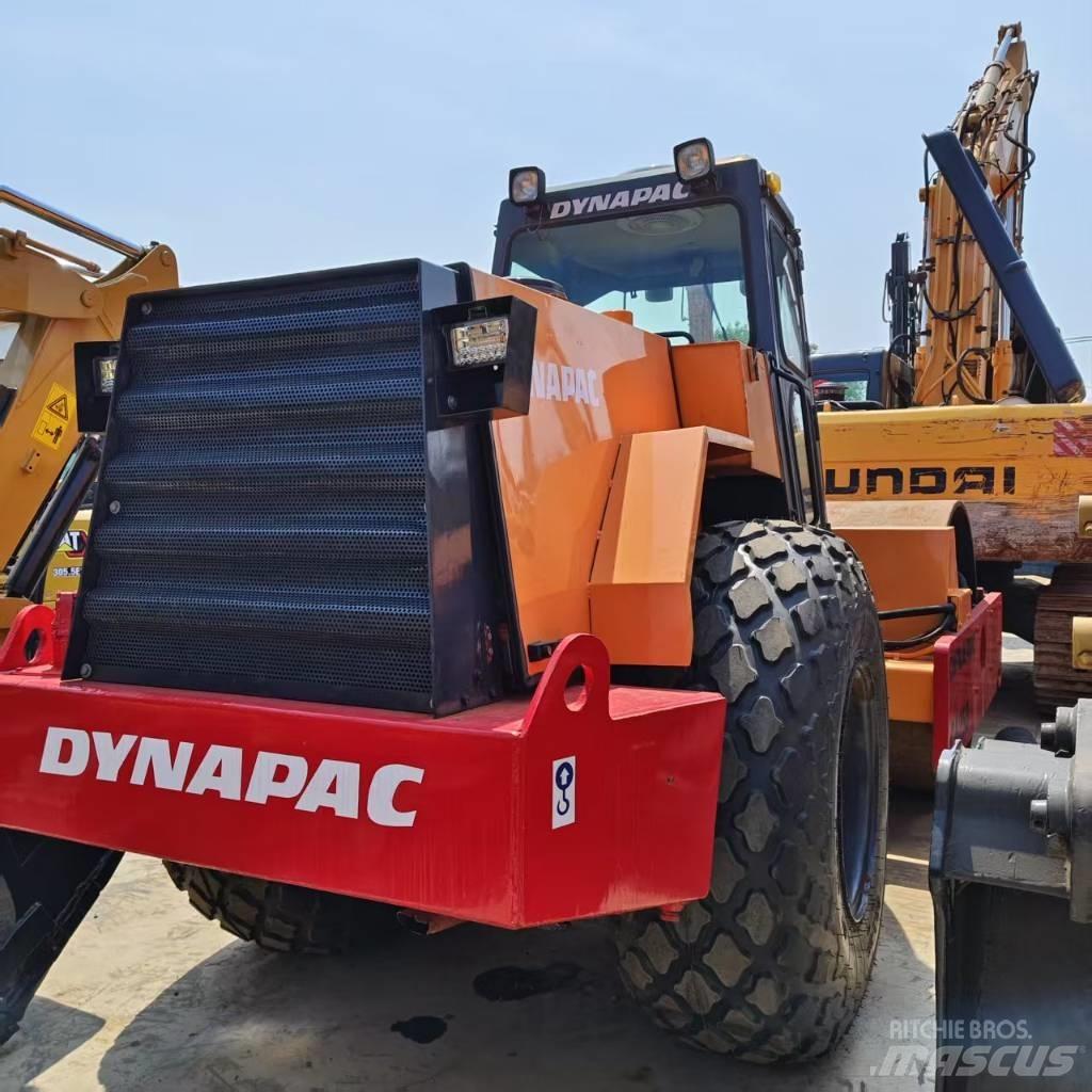Dynapac CA25D 振動ローラ