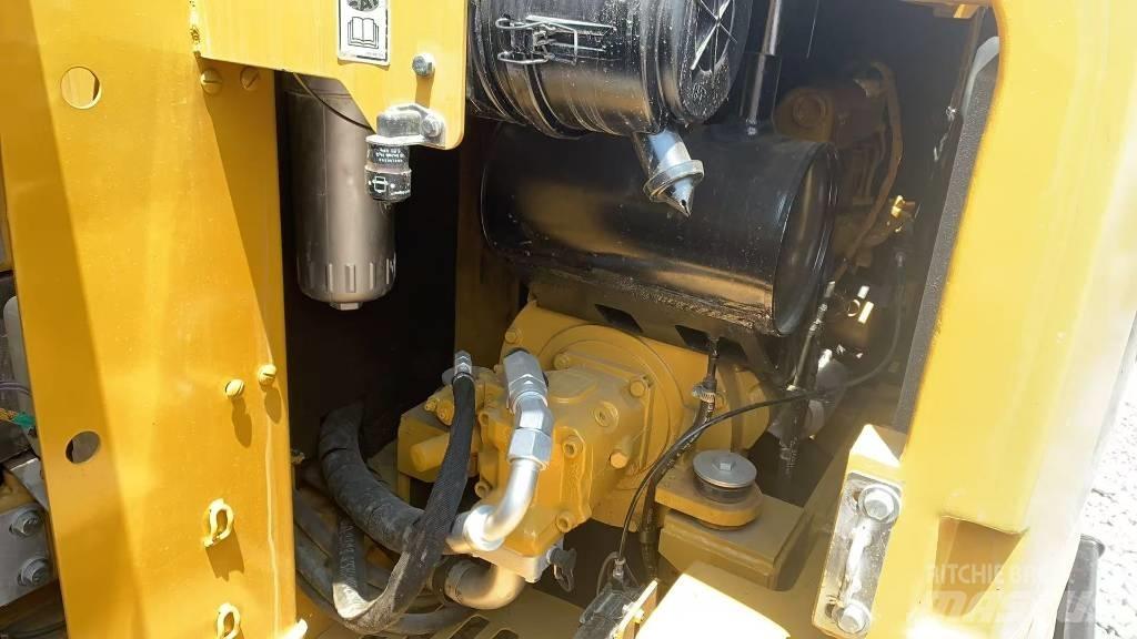 CAT 306E2 大型油圧ショベル12t以上（パワーショベル・ユンボ）