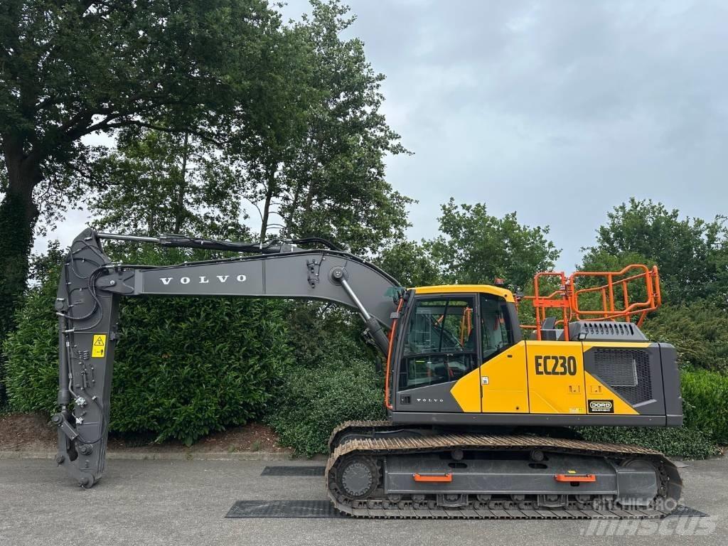 Volvo EC 230 大型油圧ショベル12t以上（パワーショベル・ユンボ）