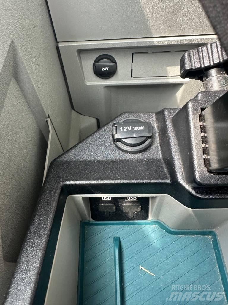 Volvo EC 230 大型油圧ショベル12t以上（パワーショベル・ユンボ）
