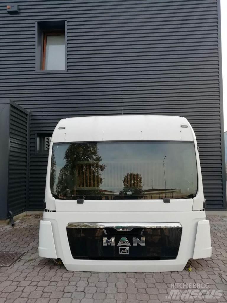 MAN TGX XLX EURO 5 キャビン及び内装