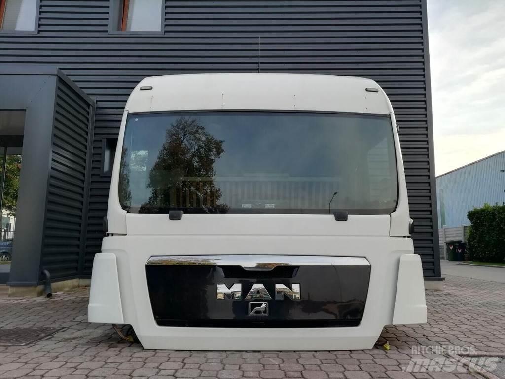 MAN TGX XLX EURO 5 キャビン及び内装