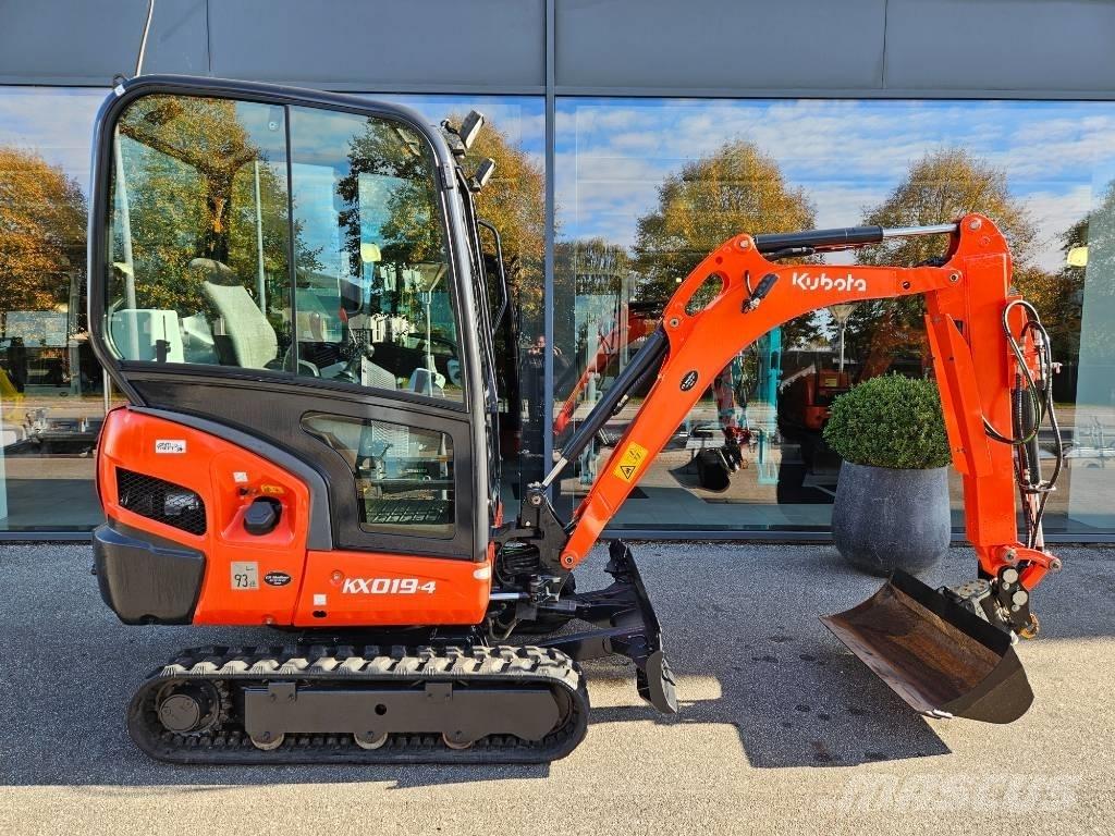 Kubota KX 019-4 ミニ油圧ショベル 7t以下（ミニユンボ・ミニディガー）