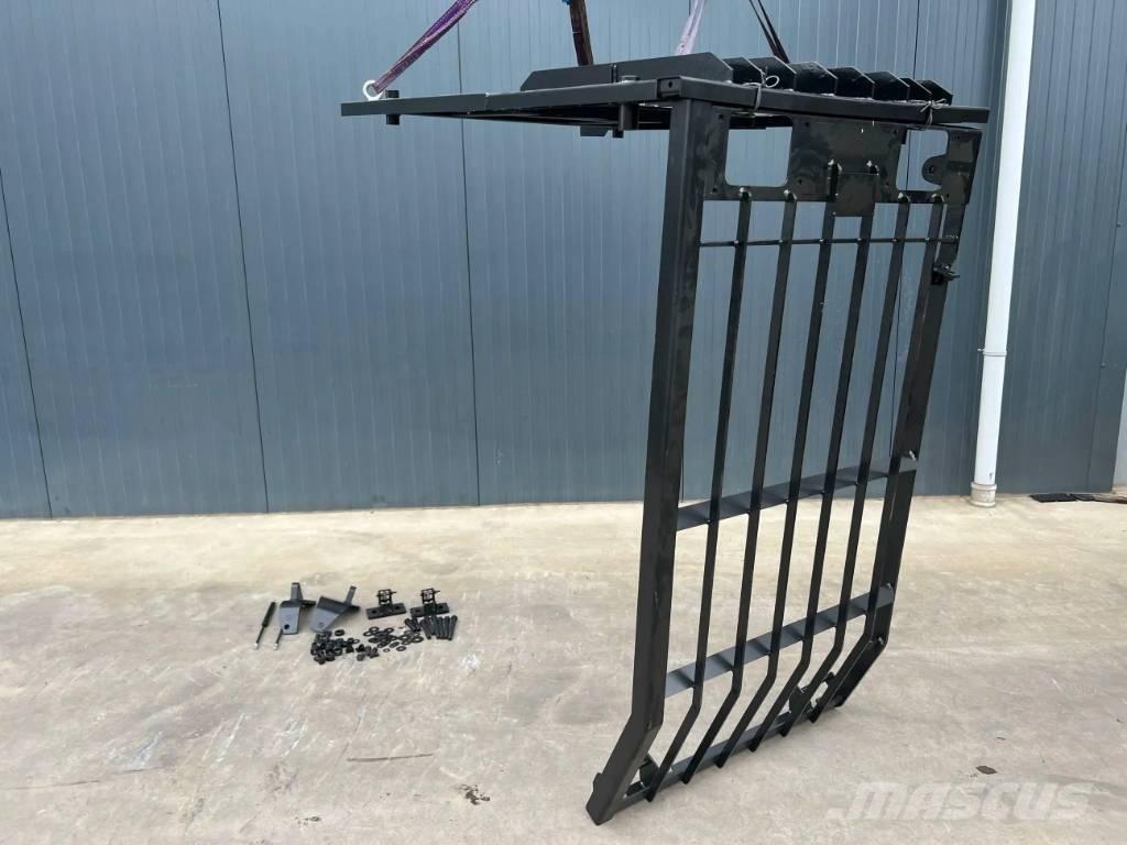 CAT 325D Guard キャビン及び内装