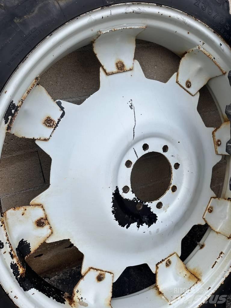 Kleber 230/95R48 タイヤ、ホイル、リム