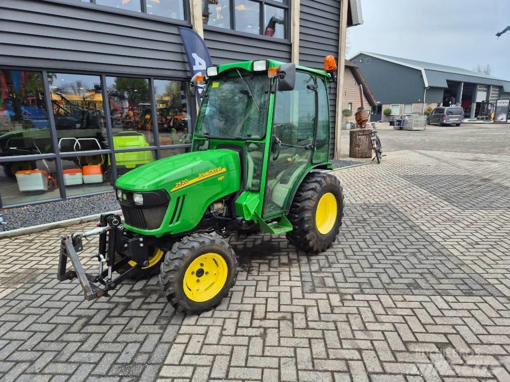 John Deere 2520 コンパクトトラクター