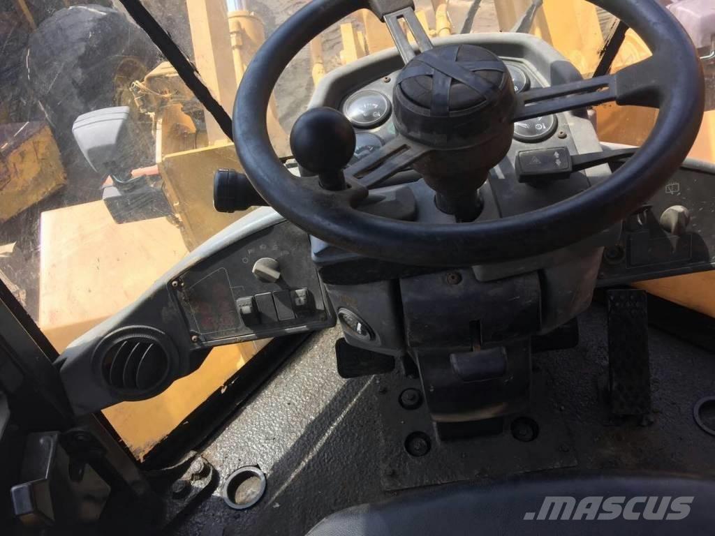 CAT 938 F ホイールローダー・タイヤショベル