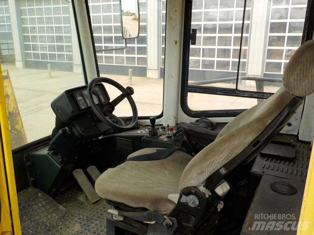 Bomag BC 671 RB 廃棄物コンパクター