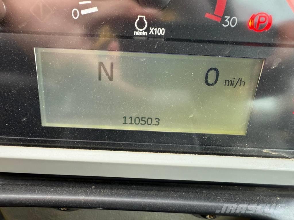 CAT 730 C アーティキュレート式ダンプトラック