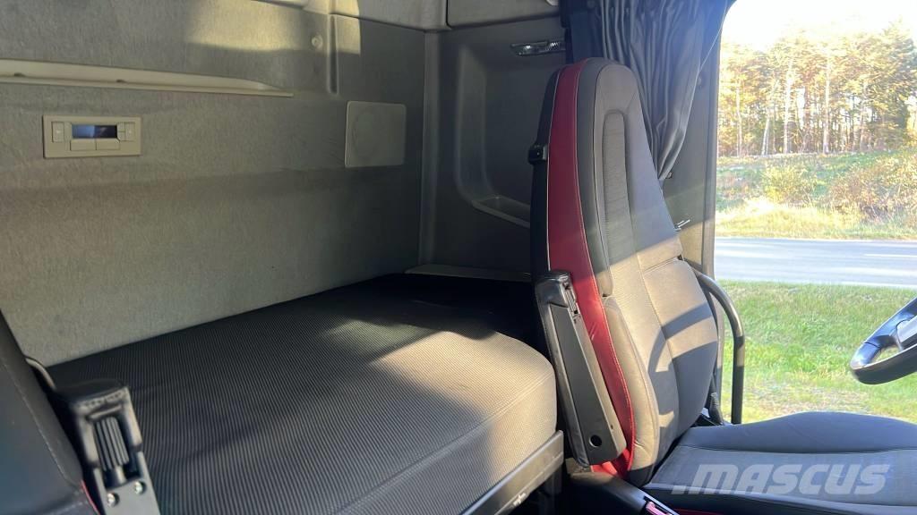 Volvo FH 550 キャブ付きシャーシ