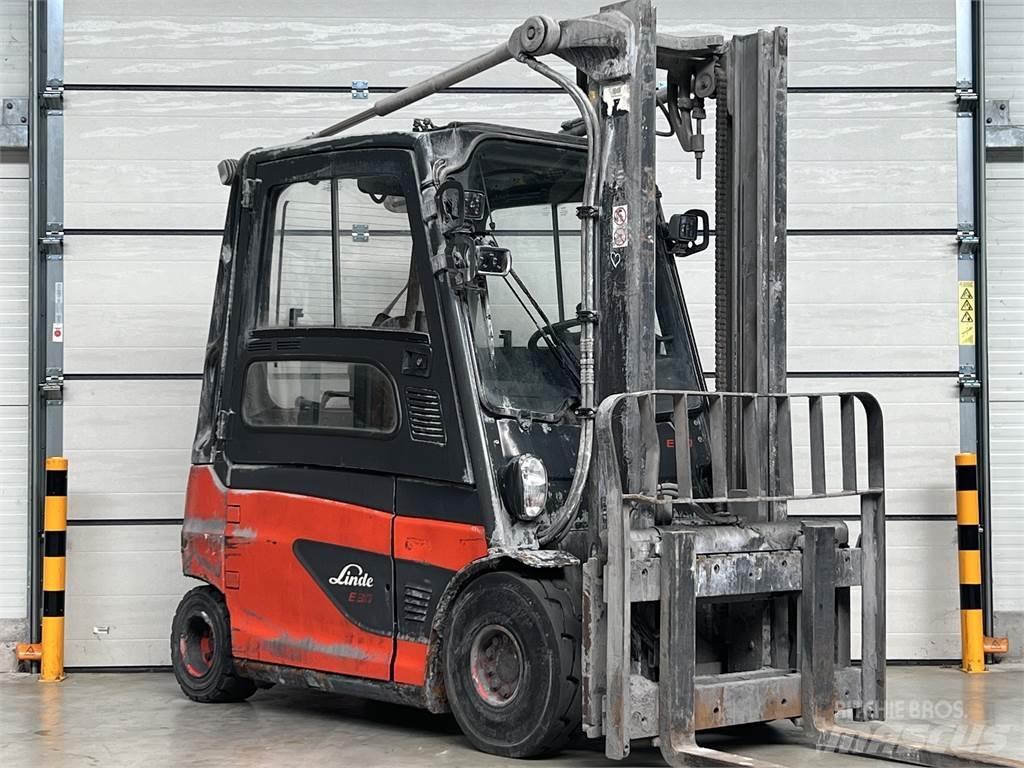 Linde E30L-01 バッテリーフォークリフト