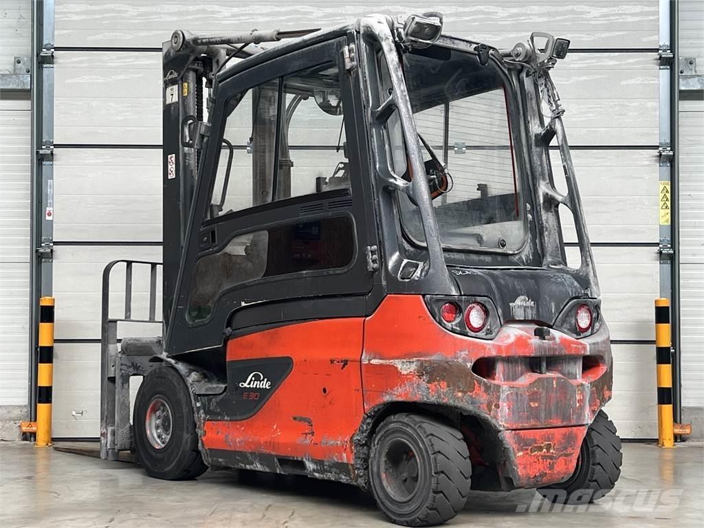 Linde E30L-01 バッテリーフォークリフト